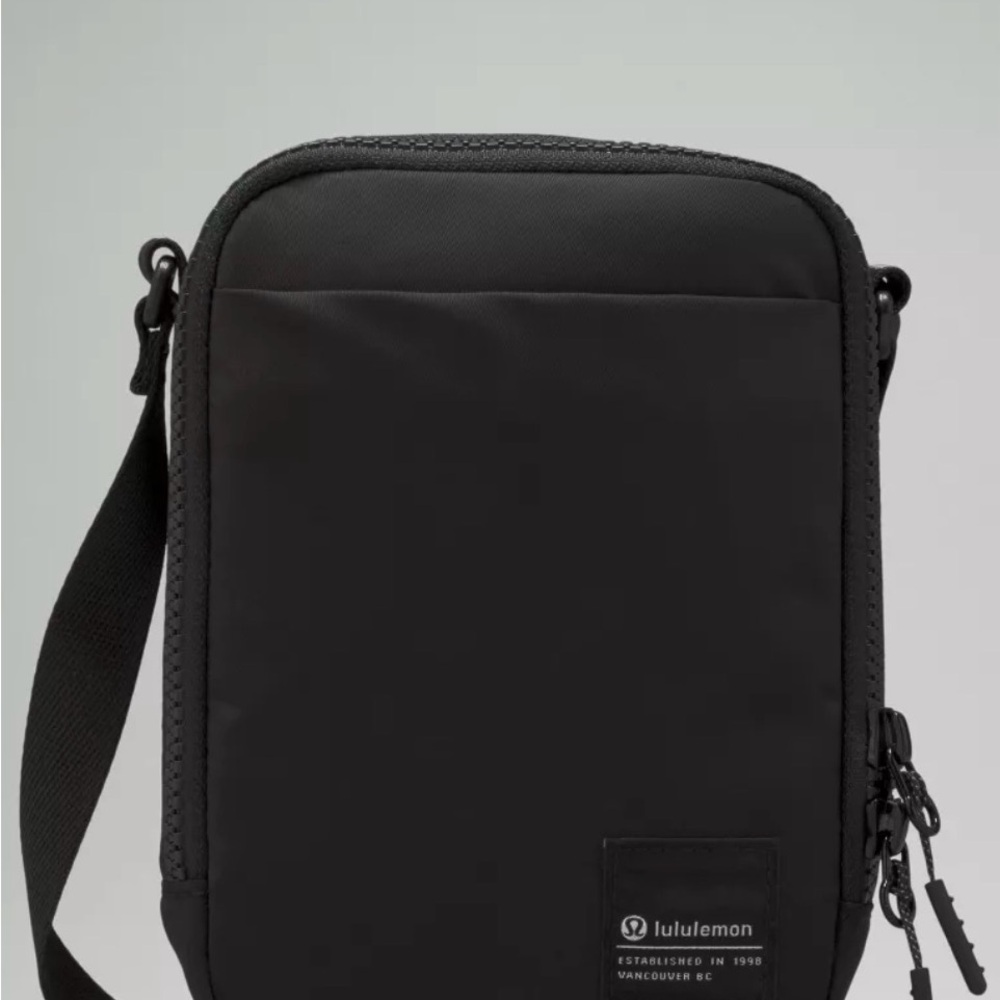 Lululemon Easy Access Crossbody Bag 1.5L